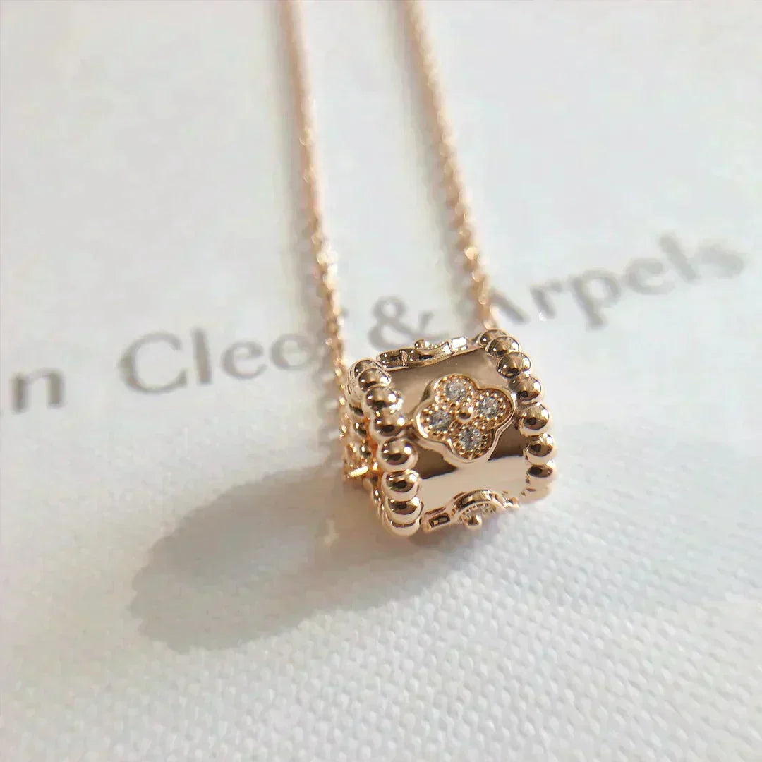 [Azure Tears]KALEIDOSCOPE PENDANT NECKLACE