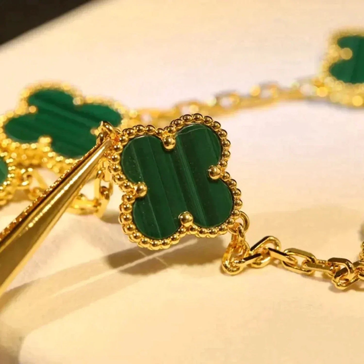 [Azure Tears]LUCKY CLOVER 5-MOTIF BRACELET - MALACHITE COLLECTION