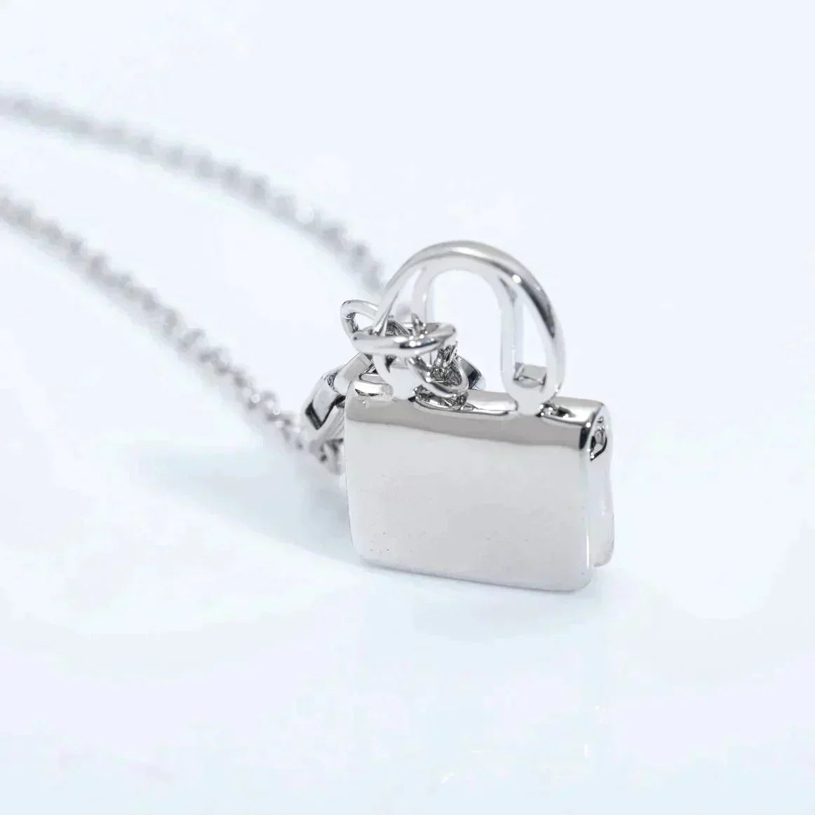 [Azure Tears]AMULETTE PEDANT SILVER NECKLACE