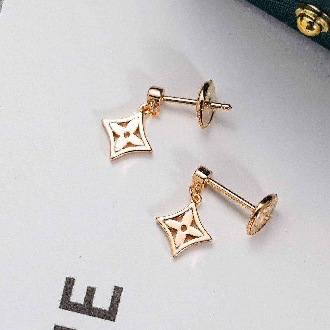 [Azure Tears]STAR EARRINGS GOLD