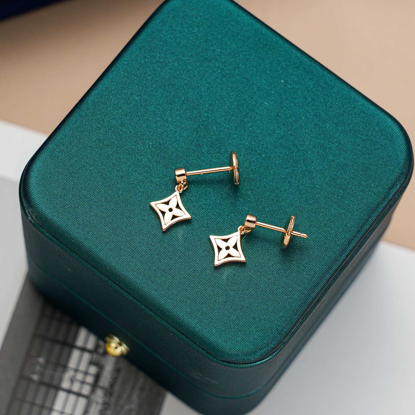 [Azure Tears]STAR EARRINGS GOLD
