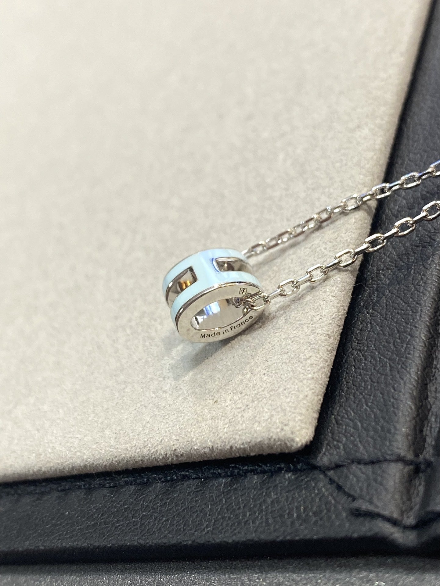 [Azure Tears]POP H LIGHT BLUE NECKLACE