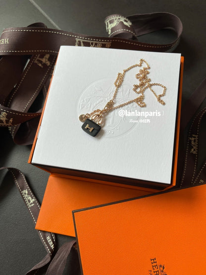 [Azure Tears]CONSTANCE BLACK PEDANT ROSE GOLD NECKLACE