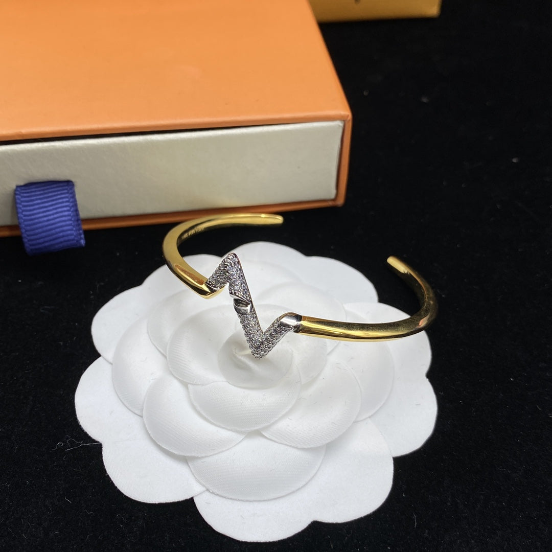 [Azure Tears]VOLTE UPSITE DOWN DIAMOND GOLD OPEN BRACELET