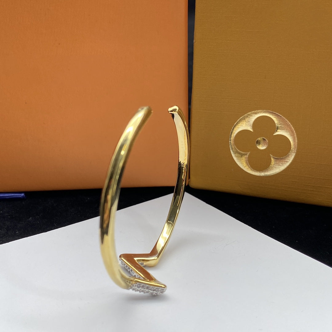 [Azure Tears]VOLTE UPSITE DOWN DIAMOND GOLD OPEN BRACELET