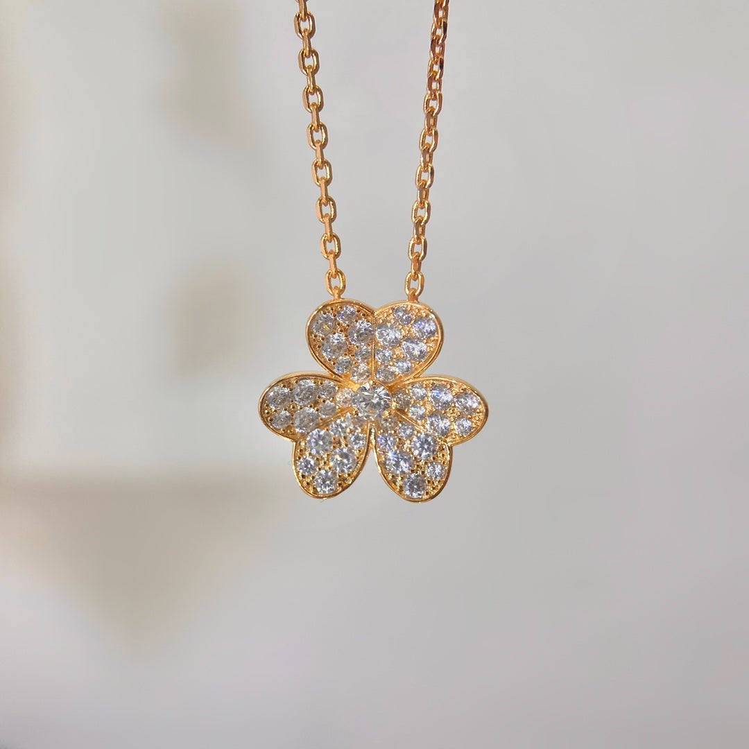 [Azure Tears]PAVÉ DIAMOND FLOWER CHARM NECKLACE