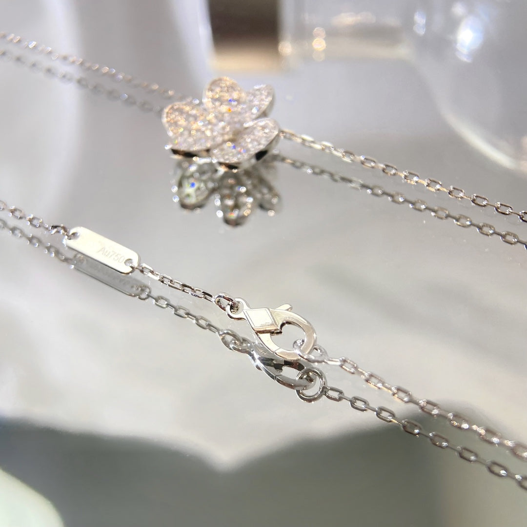 [Azure Tears]PAVÉ DIAMOND FLOWER CHARM NECKLACE
