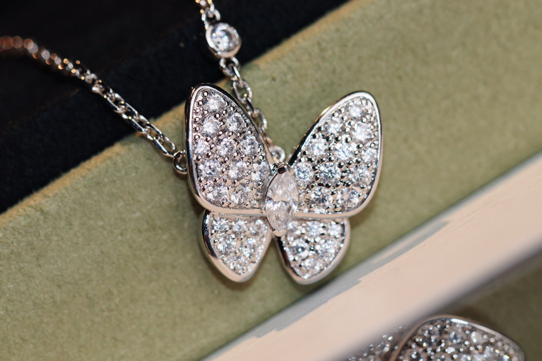 [Azure Tears]BUTTERFLY DIAMOND CHARM NECKLACE