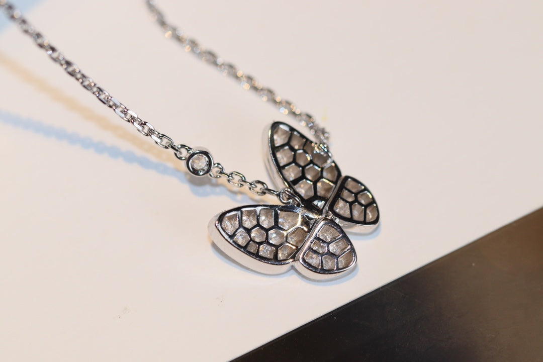 [Azure Tears]BUTTERFLY DIAMOND CHARM NECKLACE