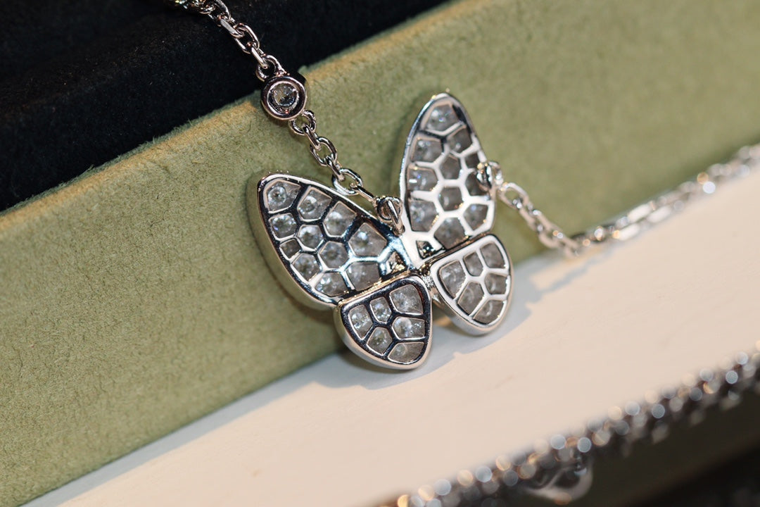 [Azure Tears]BUTTERFLY DIAMOND CHARM NECKLACE