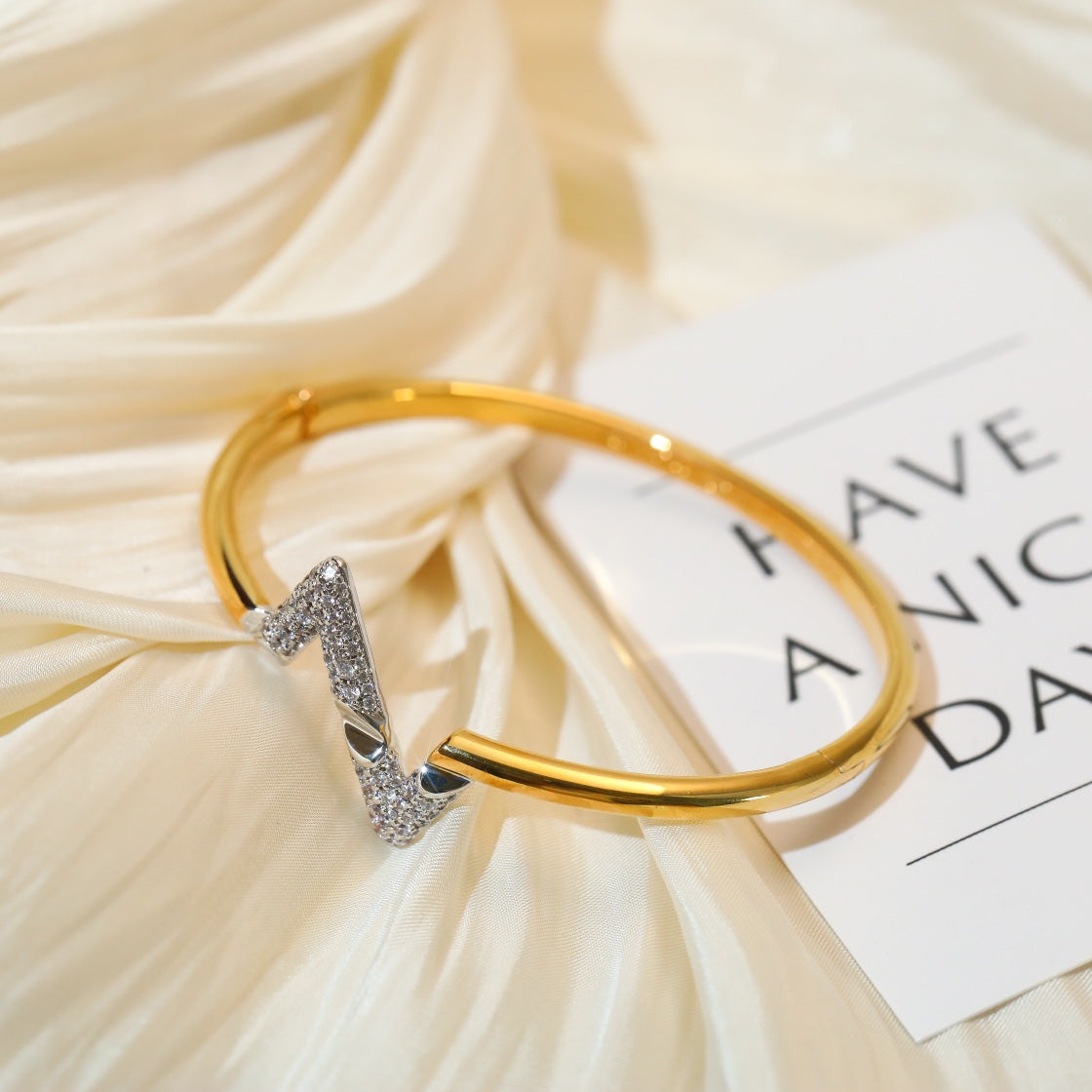[Azure Tears]VOLTE UPSITE DOWN GOLD DIAMOND BRACELET