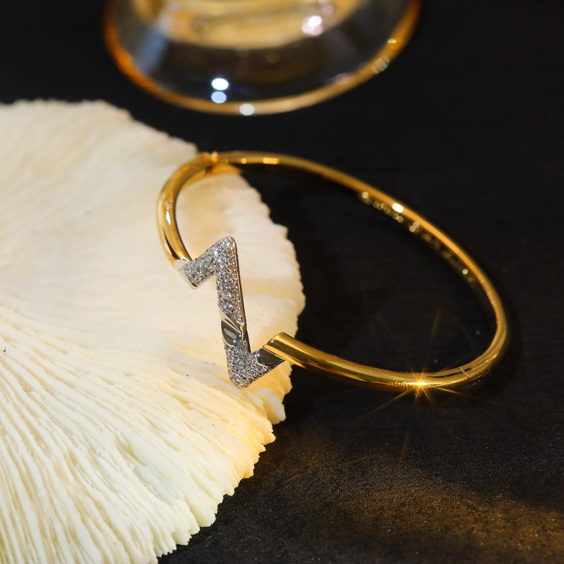 [Azure Tears]VOLTE UPSITE DOWN GOLD DIAMOND BRACELET