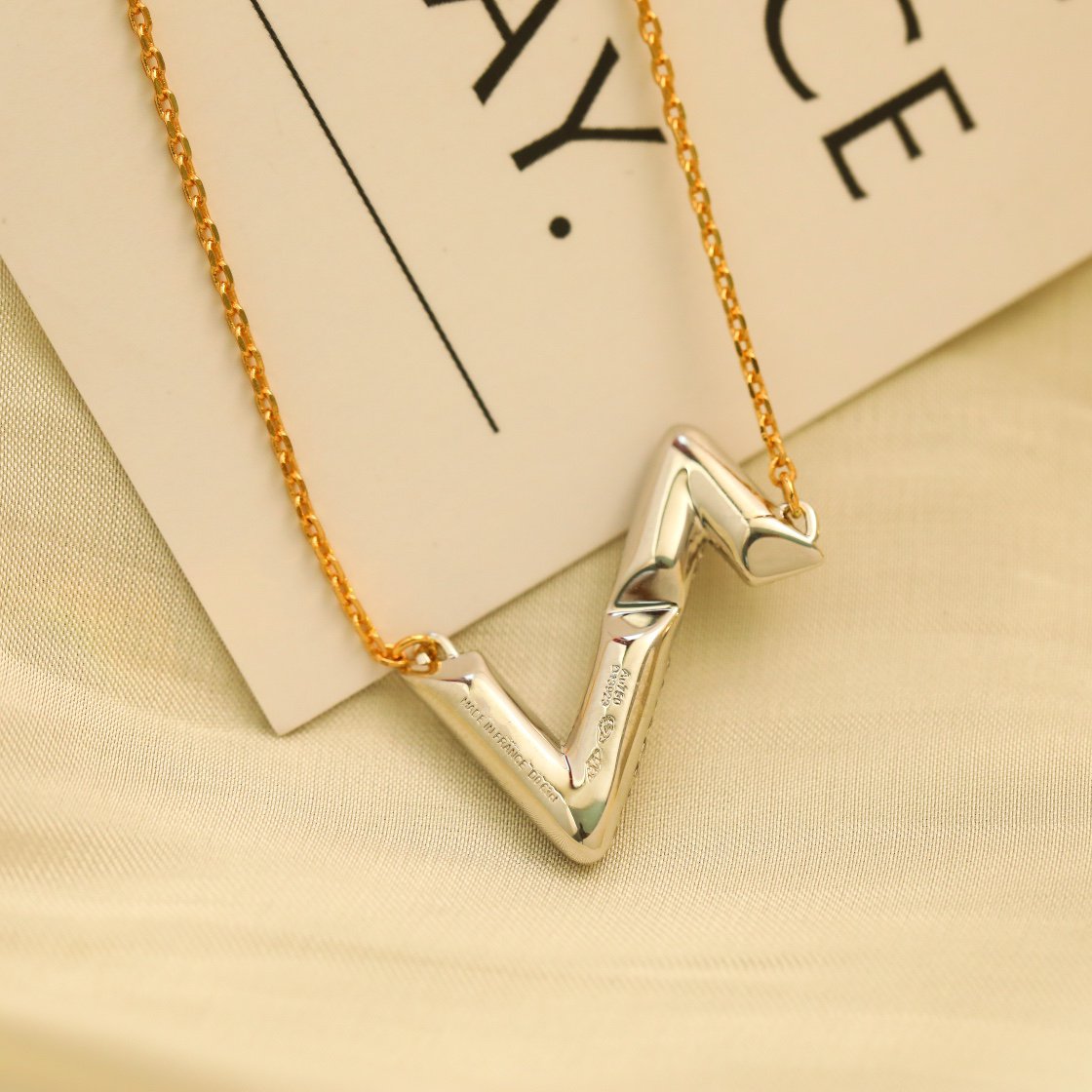 [Azure Tears]VOLT SILVER DIAMOND PEDANT NECKLACE