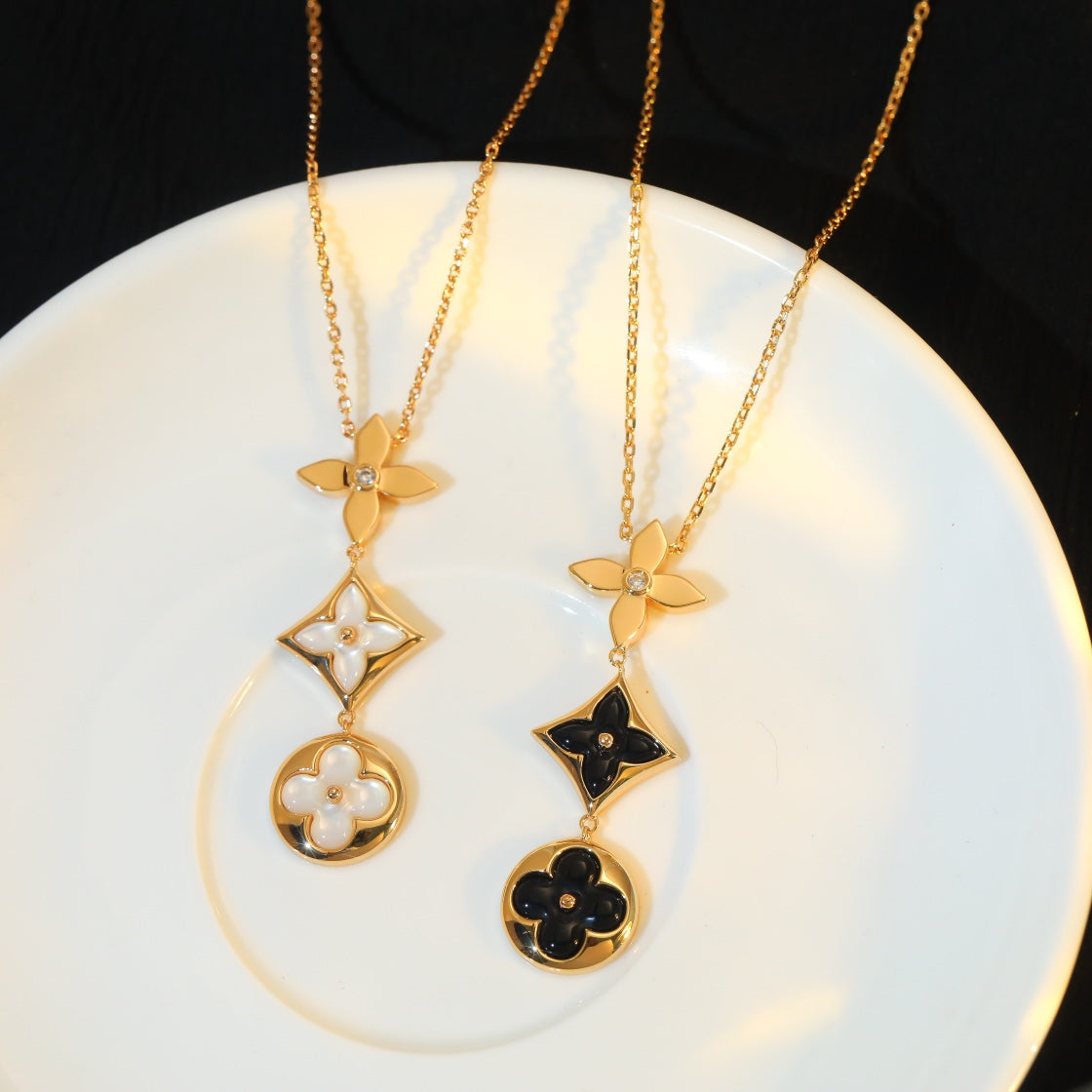 [Azure Tears]STAR AND SUN ONYX ROSE GOLD NECKLACE