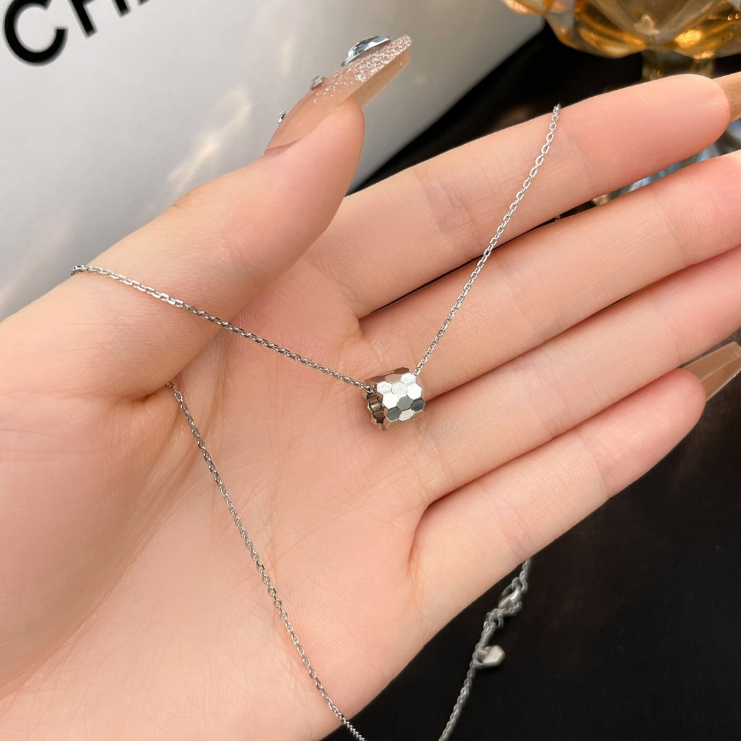 [Azure Tears]BEE MINI NECKLACE