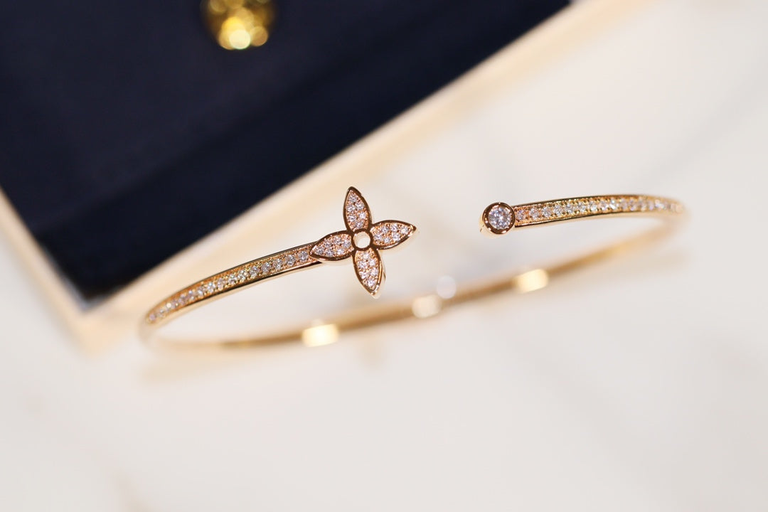 [Azure Tears]IDYLLE GOLD OPEN BRACELET DIAMOND PAVED