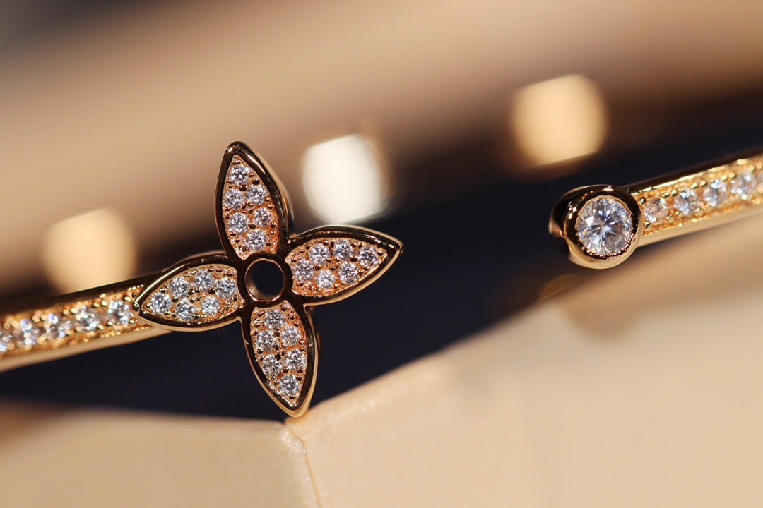 [Azure Tears]IDYLLE GOLD OPEN BRACELET DIAMOND PAVED