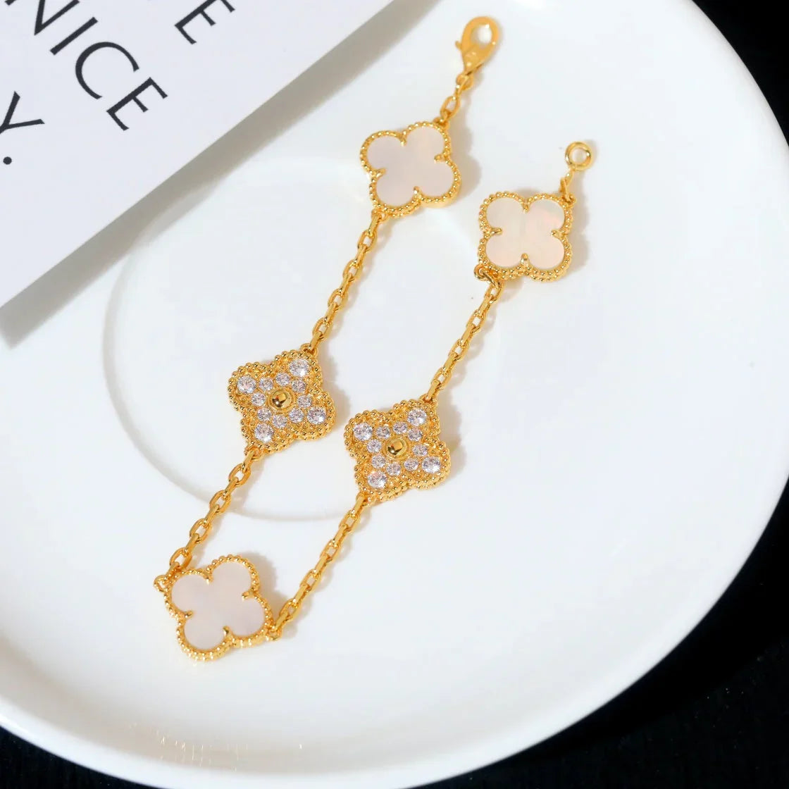 [Azure Tears]LUCKY CLOVER 5-MOTIF BRACELET - WHITE MOTHER-OF-PEARL COLLECTION
