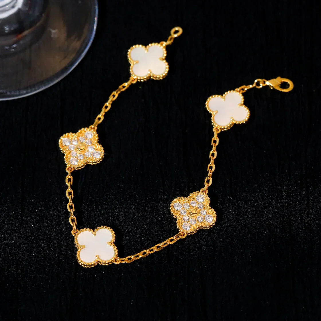 [Azure Tears]LUCKY CLOVER 5-MOTIF BRACELET - WHITE MOTHER-OF-PEARL COLLECTION