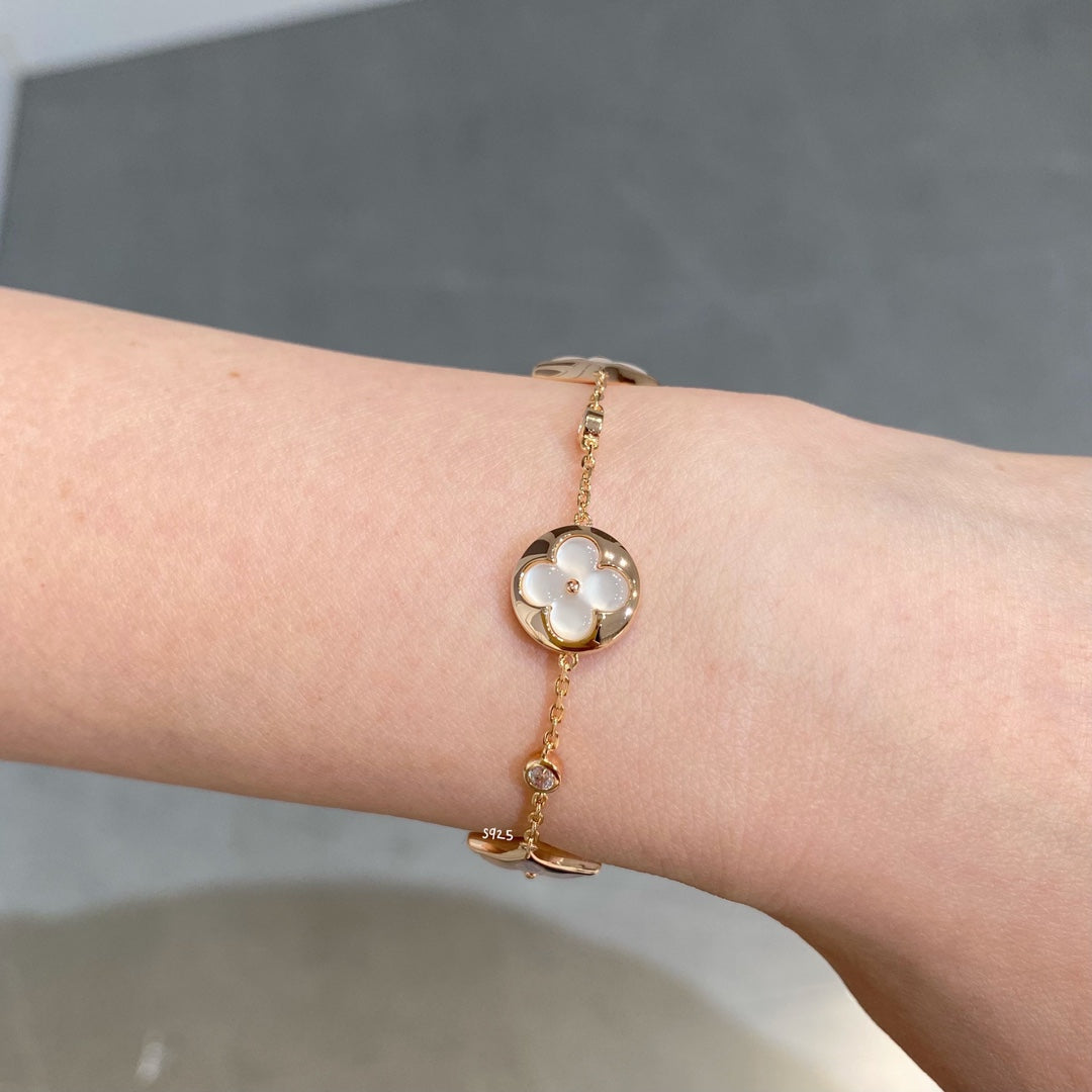 [Azure Tears]STAR AND SUN 4 MOTIF WHITE MOP ROSE GOLD BRACELET