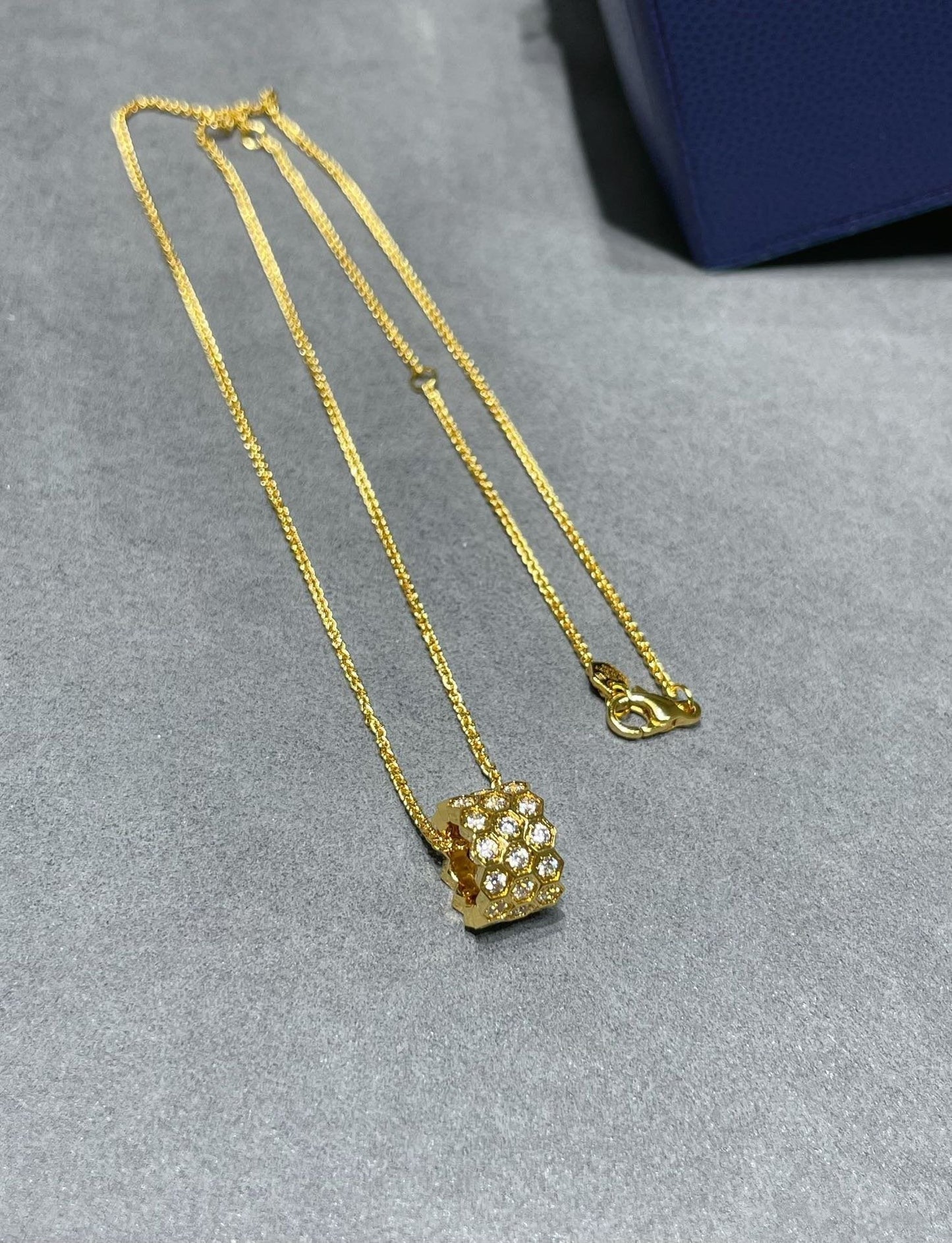 [Azure Tears]BEE LOVE DIAMOND PAVED 3 ROW NECKLACE