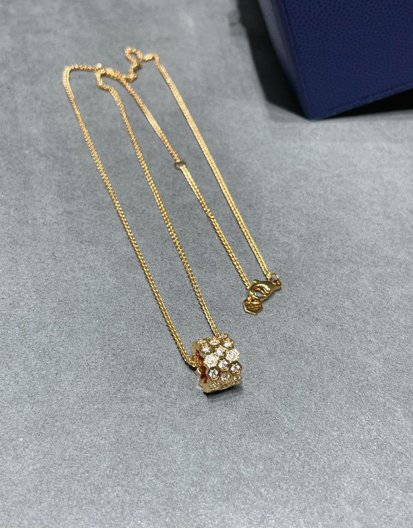 [Azure Tears]BEE LOVE DIAMOND PAVED 3 ROW NECKLACE