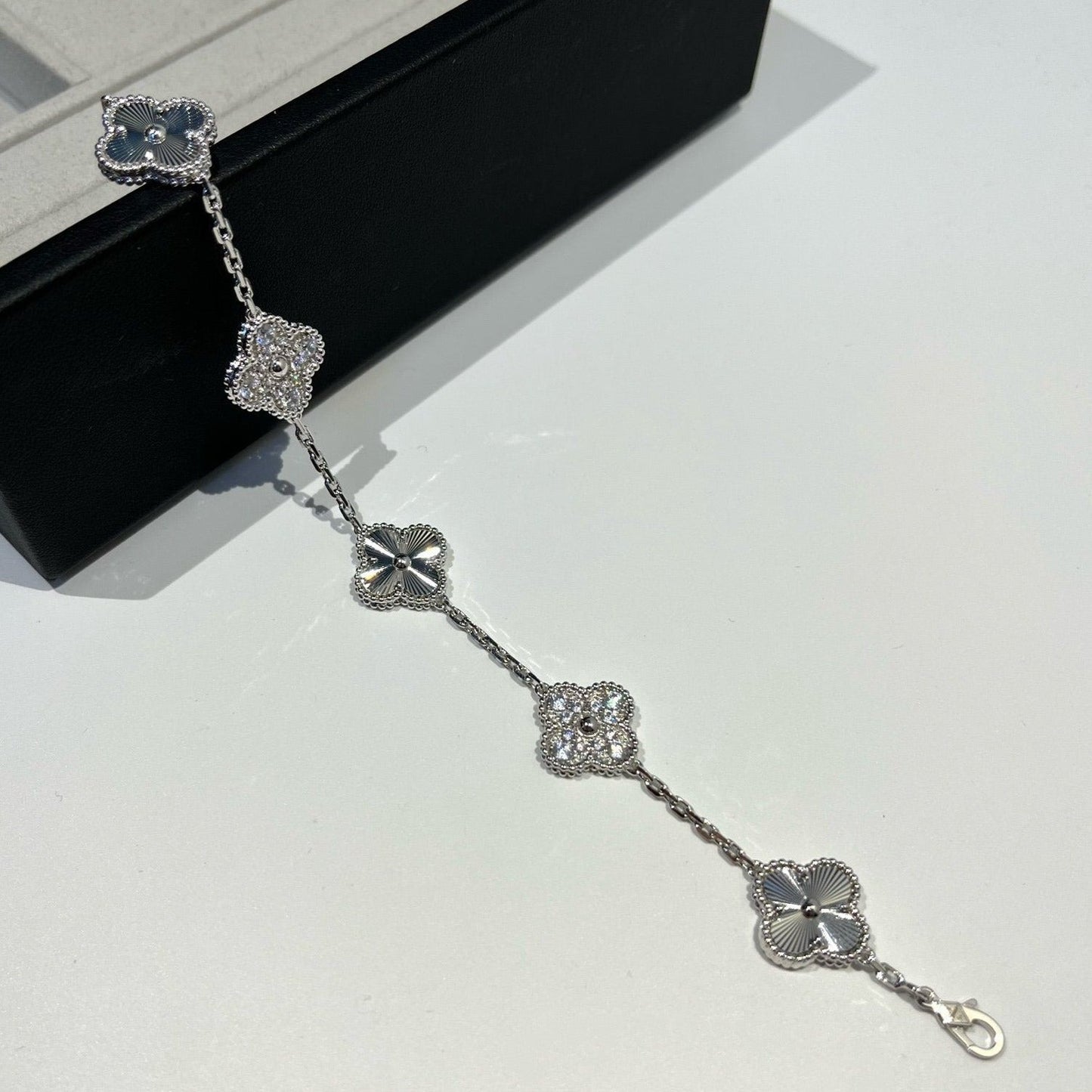 [Azure Tears]LUCKY CLOVER 5-MOTIF BRACELET - LASER COLLECTION