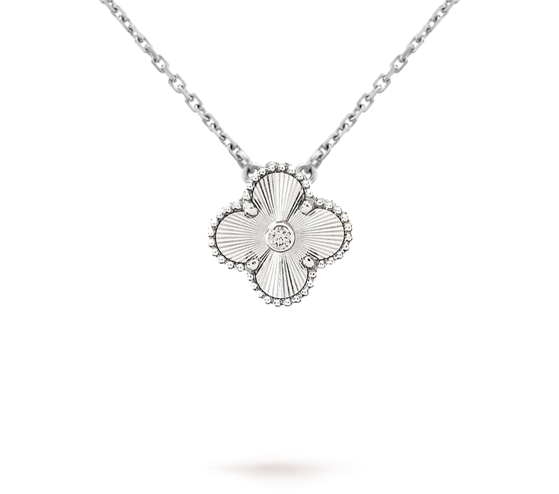 [Azure Tears]LIMITED EDITION CHRISTMAS CLOVER FLOWER NECKLACE - 15MM ANNUAL COLLECTIBLE PENDANT