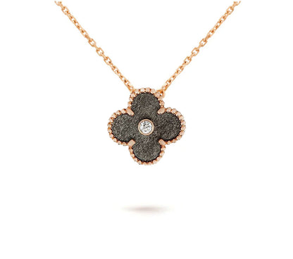 [Azure Tears]LIMITED EDITION CHRISTMAS CLOVER FLOWER NECKLACE - 15MM ANNUAL COLLECTIBLE PENDANT