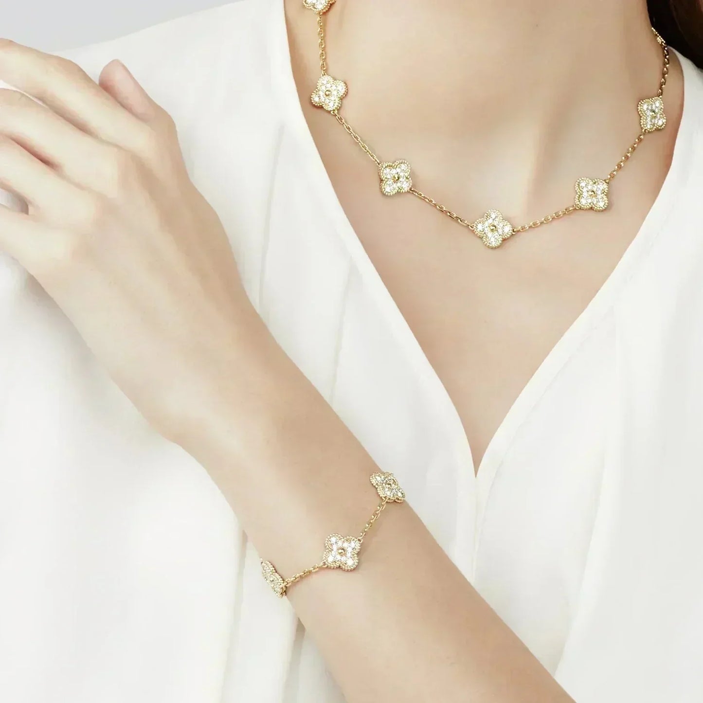 [Azure Tears]LUCKY CLOVER 5-MOTIF BRACELET - FULL-DIAMOND
