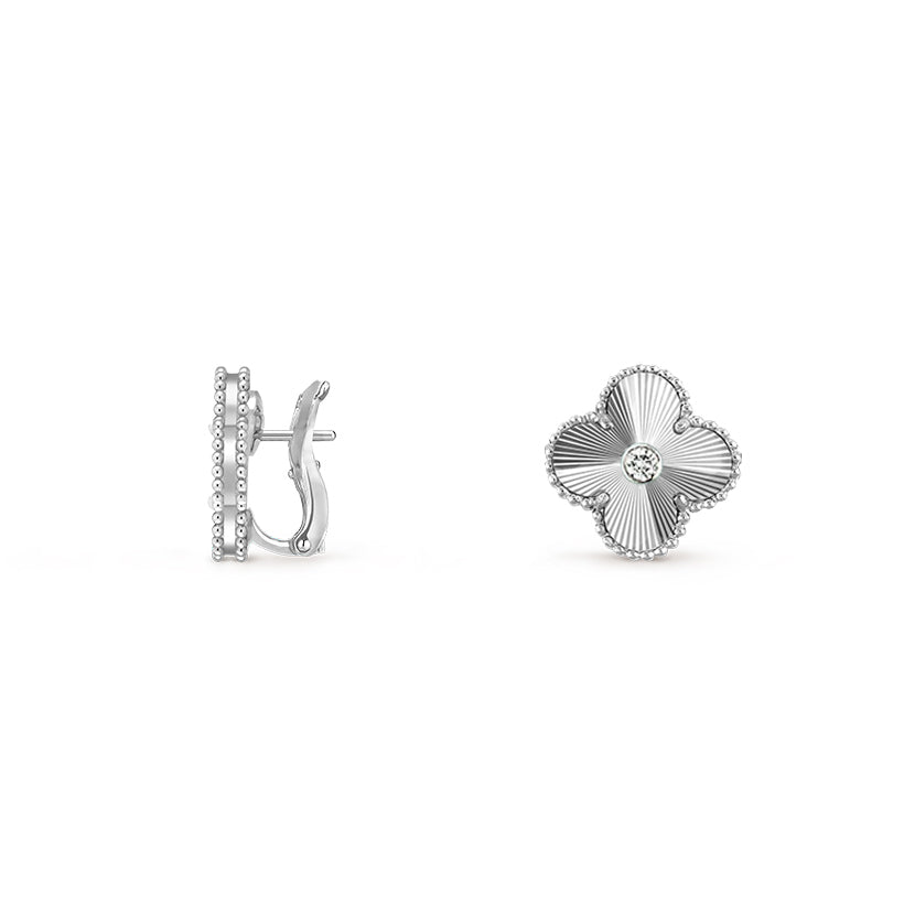 [Azure Tears]15MM CLOVER FLOWER STUD EARRINGS DIAMOND-WHITE GOLD COLLECTION