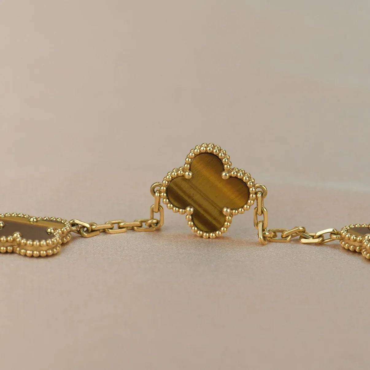 [Azure Tears]LUCKY CLOVER 5-MOTIF BRACELET -  TIGER’S EYE COLLECTION
