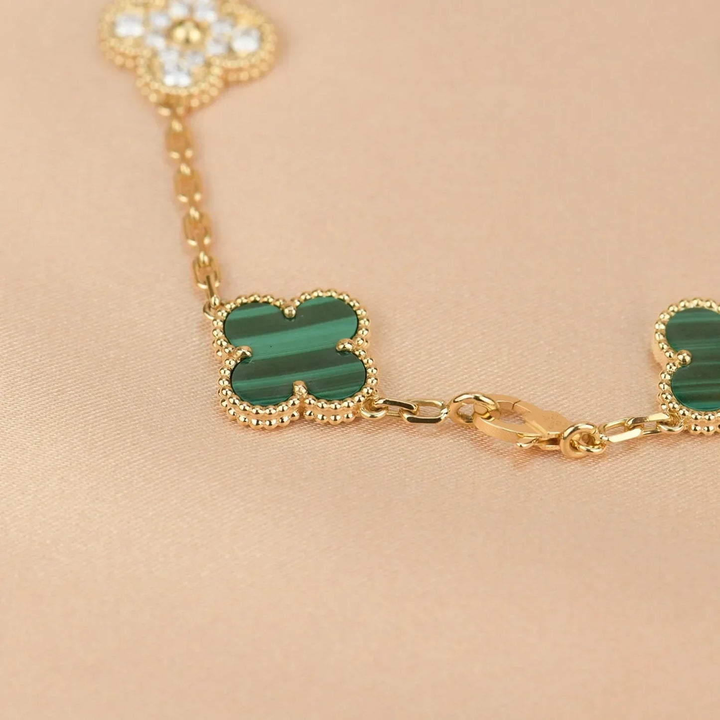 [Azure Tears]LUCKY CLOVER 5-MOTIF BRACELET - MALACHITE COLLECTION