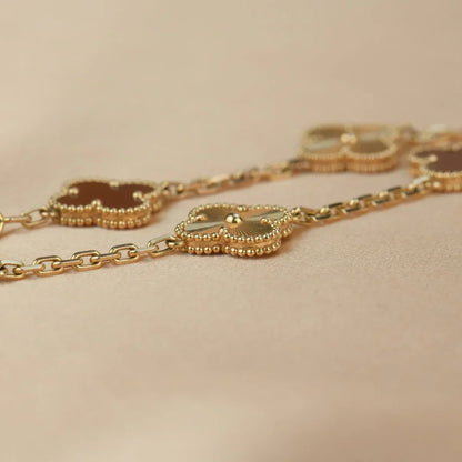 [Azure Tears]LUCKY CLOVER 5-MOTIF BRACELET - RED CARNELIAN COLLECTION