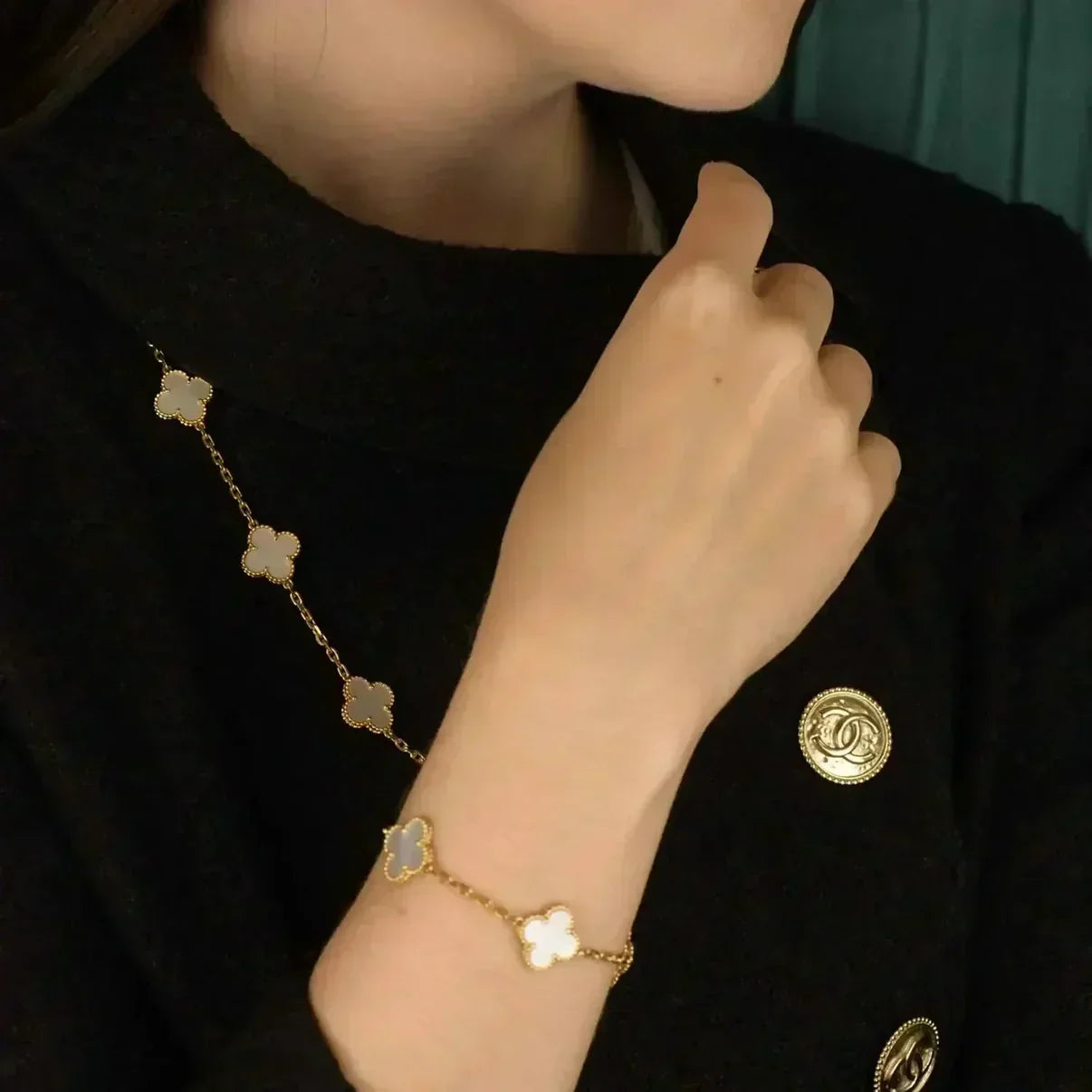 [Azure Tears]LUCKY CLOVER 5-MOTIF BRACELET - WHITE MOTHER-OF-PEARL COLLECTION
