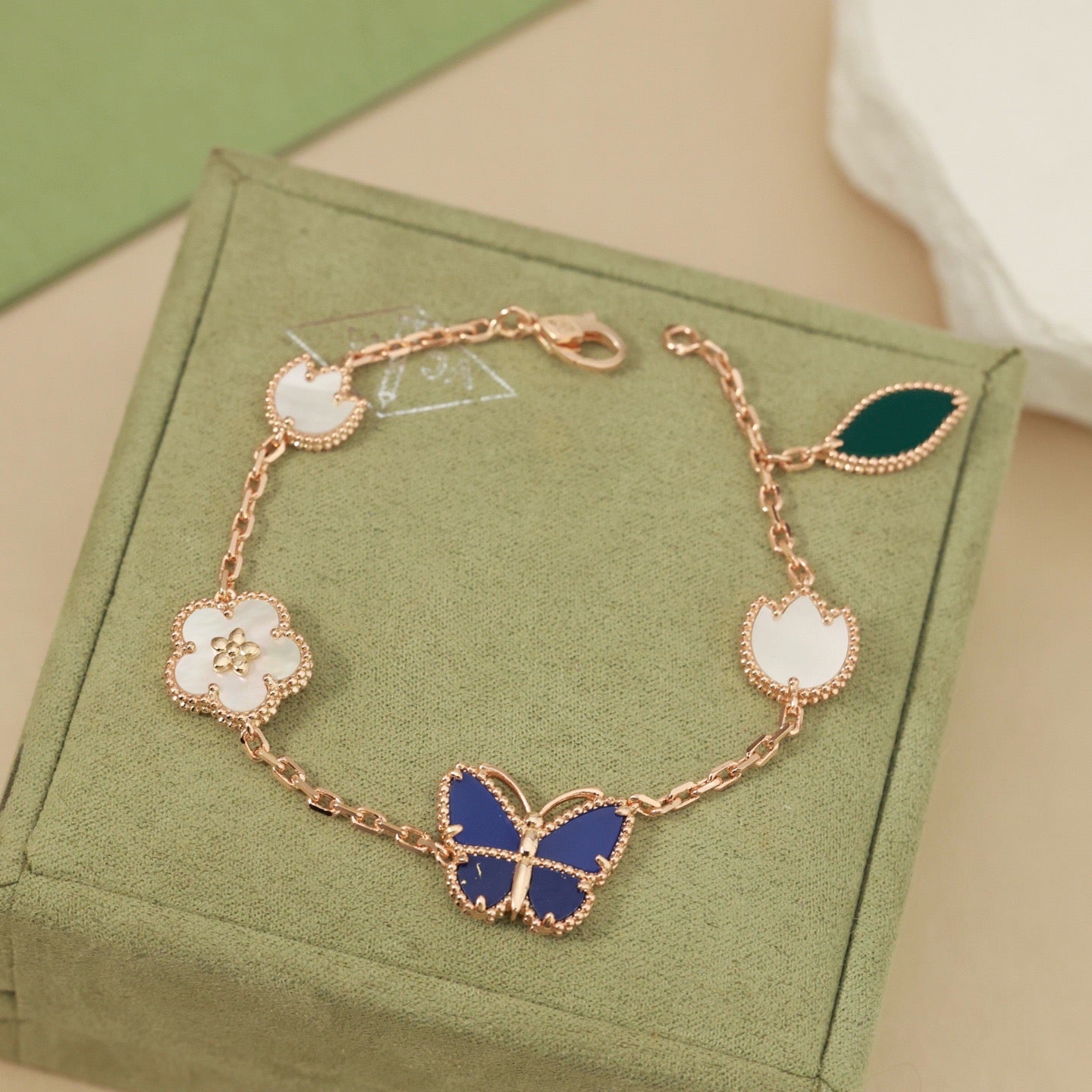 [Azure Tears]SPRING ENCHANTMENT BUTTERFLY & FLORAL CHARM BRACELET