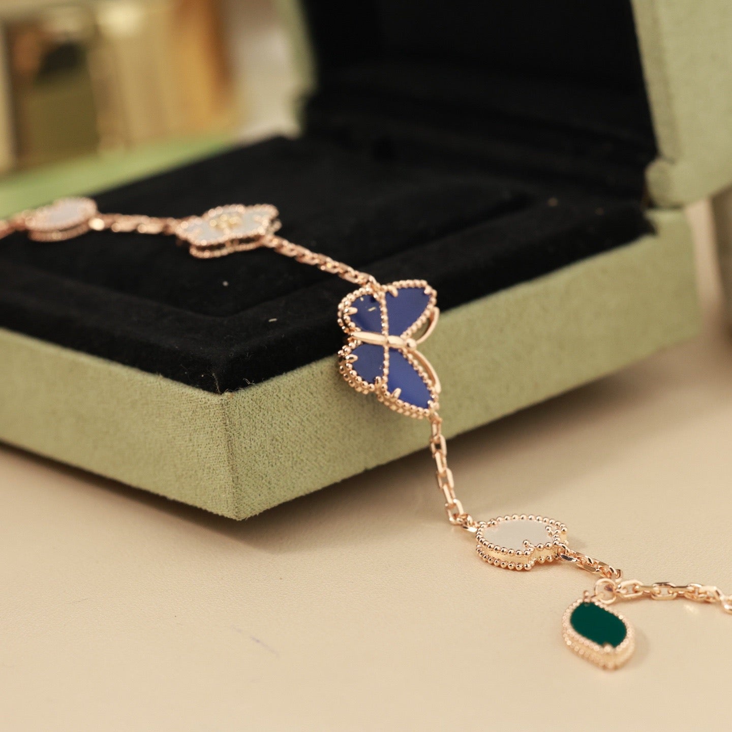 [Azure Tears]SPRING ENCHANTMENT BUTTERFLY & FLORAL CHARM BRACELET