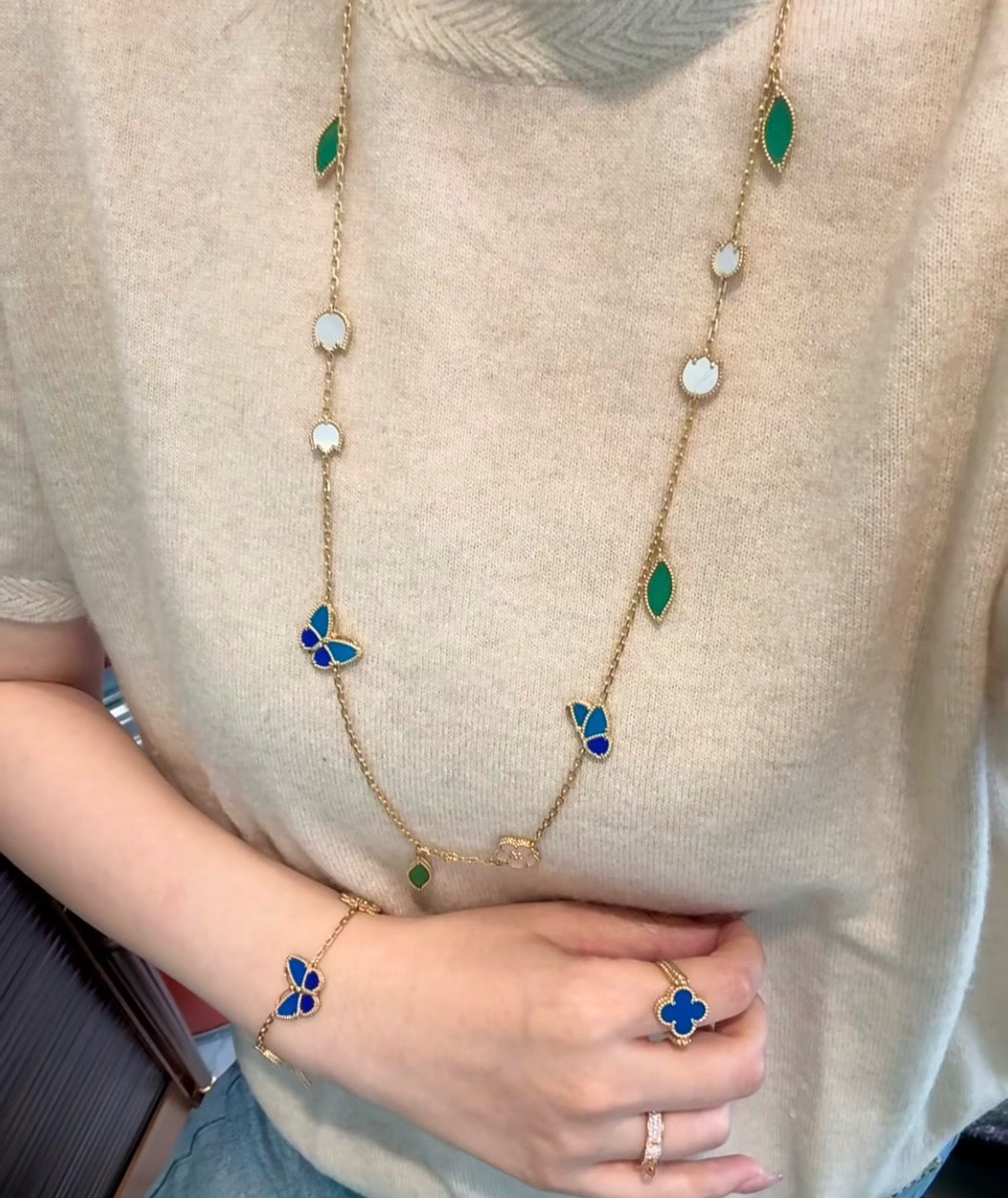 [Azure Tears]LUCKY SPRING BUTTERFLY & FLOWER STATEMENT NECKLACE - 15-MOTIF FLORAL DESIGN