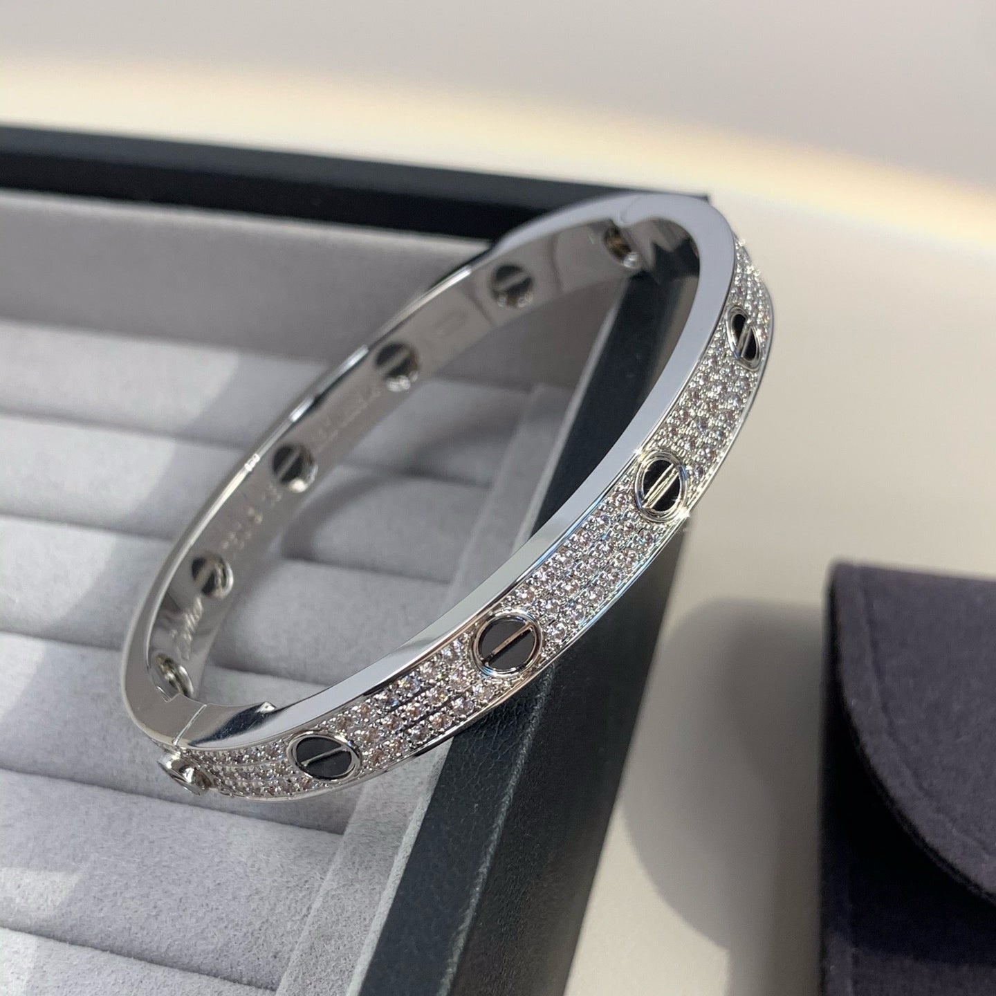 [Azure Tears]CLASSIC 6.1MM LOVE BANGLE - DIAMOND PAVÉ & BLACK CERAMIC