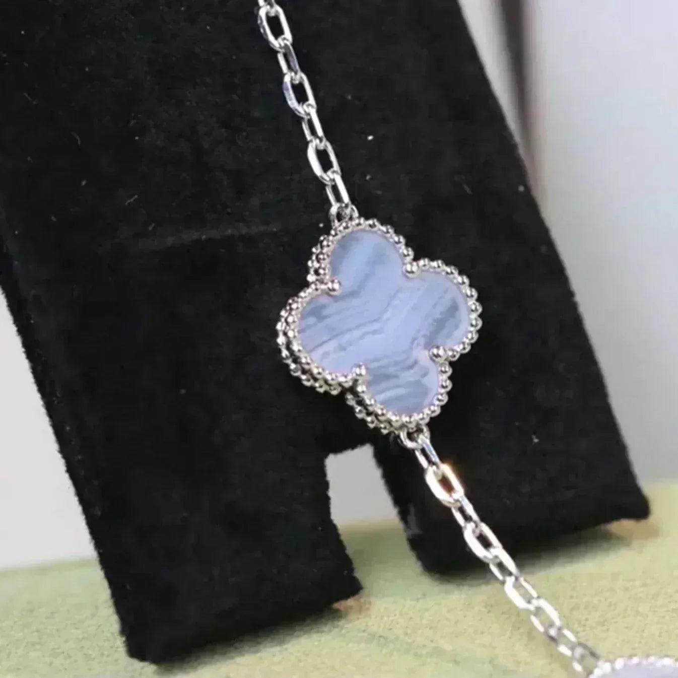 [Azure Tears]LUCKY CLOVER 5-MOTIF BRACELET - PURPLE CHALCEDONY COLLECTION