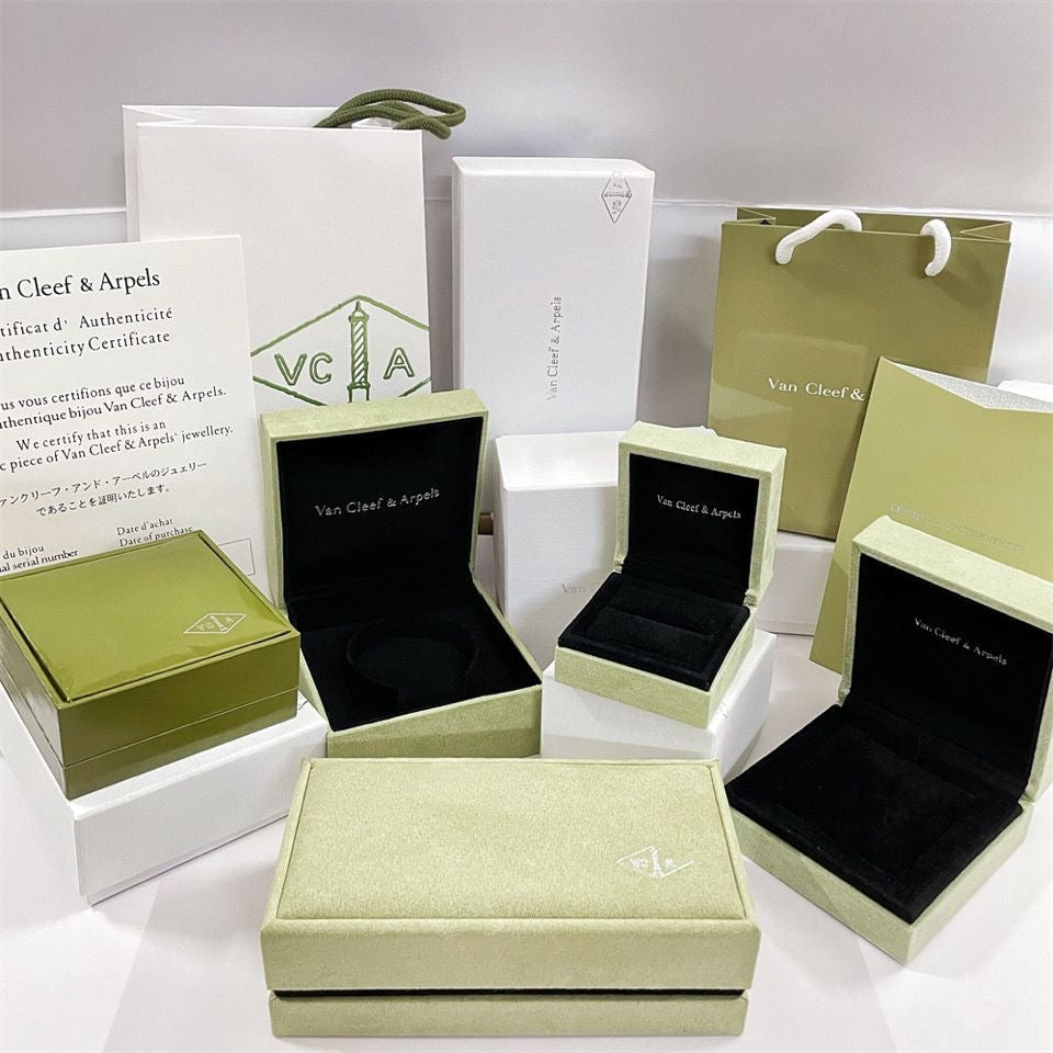 [Azure Tears]CLOVER BRAND JEWELRY BOX