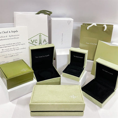 [Azure Tears]CLOVER BRAND JEWELRY BOX