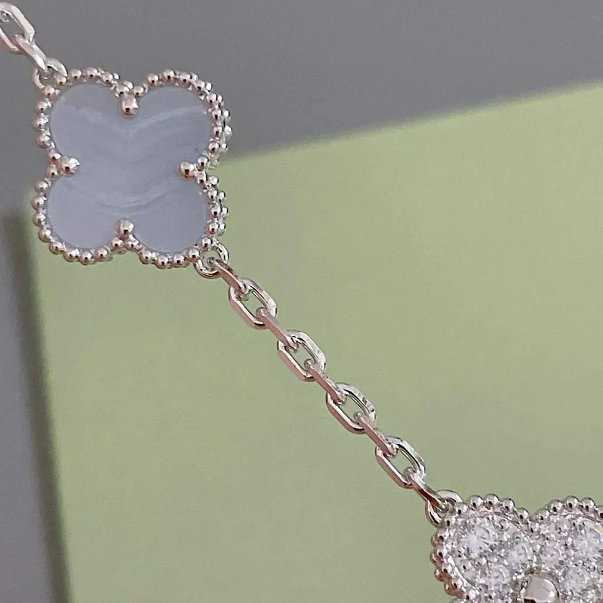 [Azure Tears]LUCKY CLOVER 5-MOTIF BRACELET - PURPLE CHALCEDONY COLLECTION