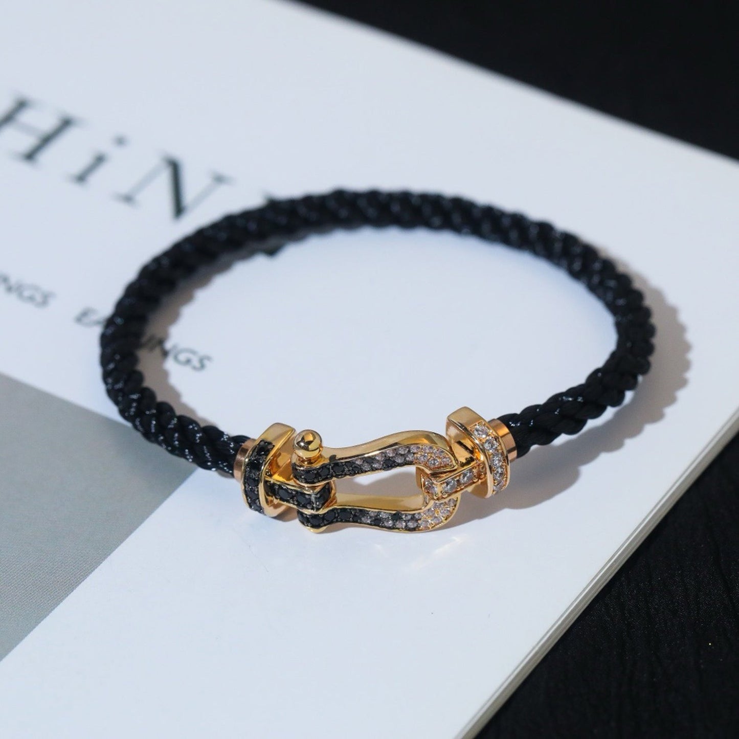 [Azure Tears]FORCE LARGE HORSESHOE BLACK & WHITE DIAMOND BRACELET - WHITE GOLD