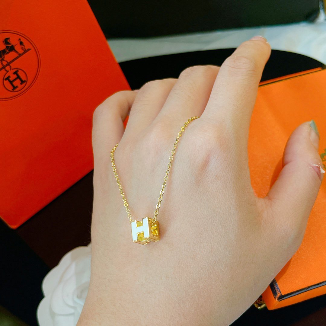 [Azure Tears]H WHITE SQUARE GOLD NECKLACE