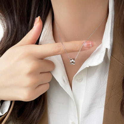 [Azure Tears]BEE MINI PEDANT DIAMOND NECKLACE