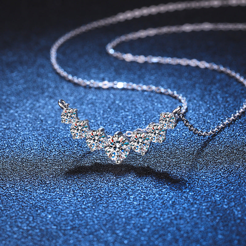 [Azure Tears]MINIMALIST CURVED SMILE MOISSANITE NECKLACE
