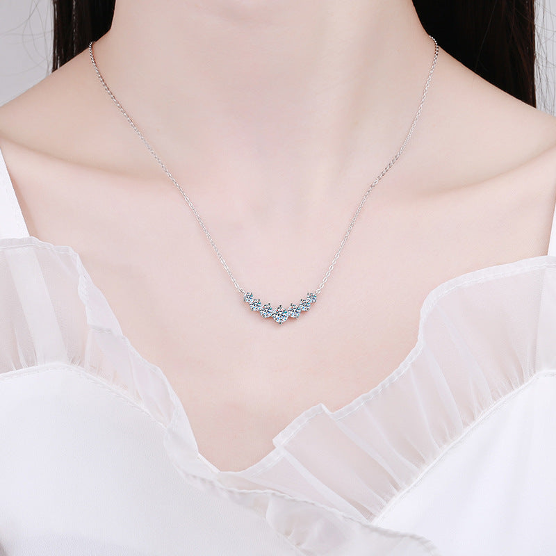[Azure Tears]MINIMALIST CURVED SMILE MOISSANITE NECKLACE