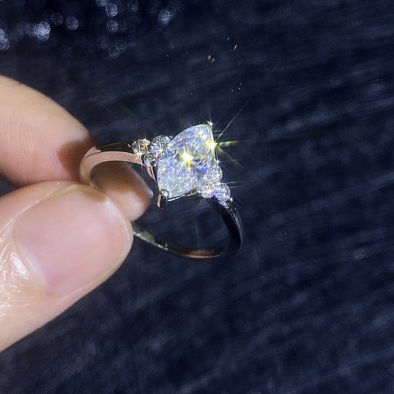 [Azure Tears]ELEGANT MARQUISE CUT MOISSANITE RING WITH SIDE ACCENTS