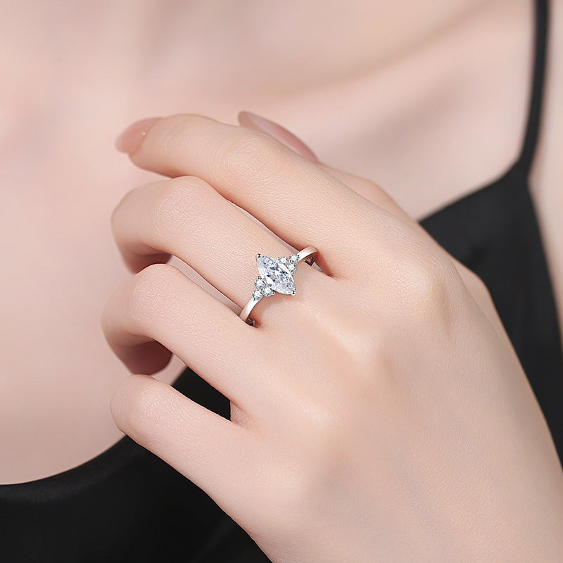 [Azure Tears]ELEGANT MARQUISE CUT MOISSANITE RING WITH SIDE ACCENTS